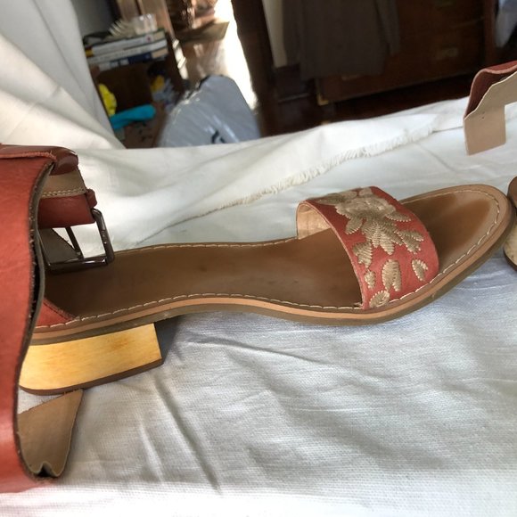 Latigo Leather Embroidered Sandals Rust 9.5 - Picture 5 of 6
